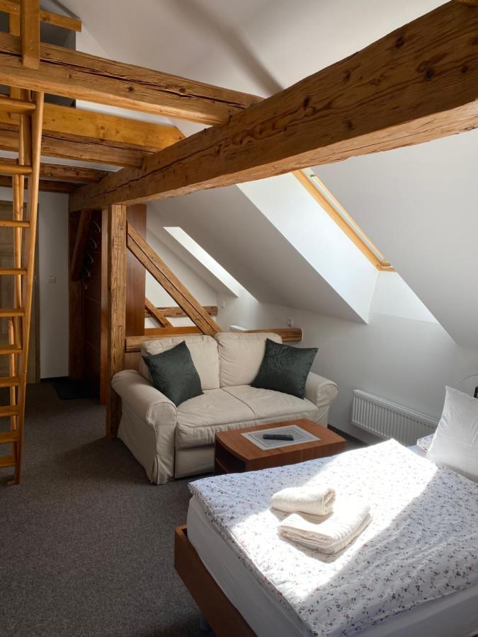 Ctyri Country house